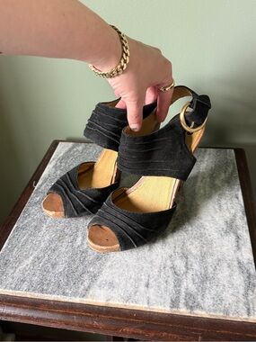 Seychelles Black Suede Peep-Toe Platform Heels with Gold Buckle - Size 6